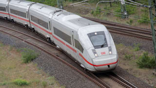 Reisen in Deutschland: Bahn schlägt Auto und Flieger