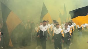 Tausende Fans begleiten ihr Team: Dresden im Fußball-Ausnahmezustand