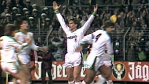 Deutschland-Premiere mit Bayern-Pleite: So anders sah Live-Fußball vor genau 40 Jahren aus!