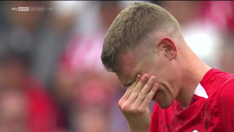 Bundesliga: Weltmeister weint hemmungslos nach Drama um die Champions League