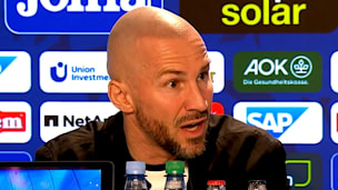 „STOPP!": Bundesliga-Trainer zofft sich mit Reporter
