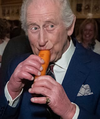 Volle Möhre: König Charles flötet die Karotte