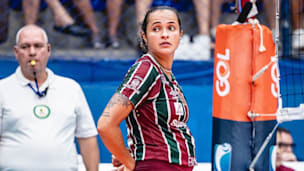 Im 5. Monat!: Volleyball-Star spielt mit Babybauch