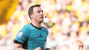 Bundesliga-Show: Schiri verhindert Blamage