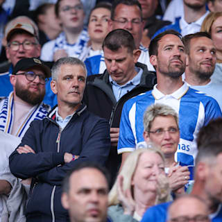 Frenetischer Jubel: Magdeburg-Fans feiern Liebling Jens Härtel