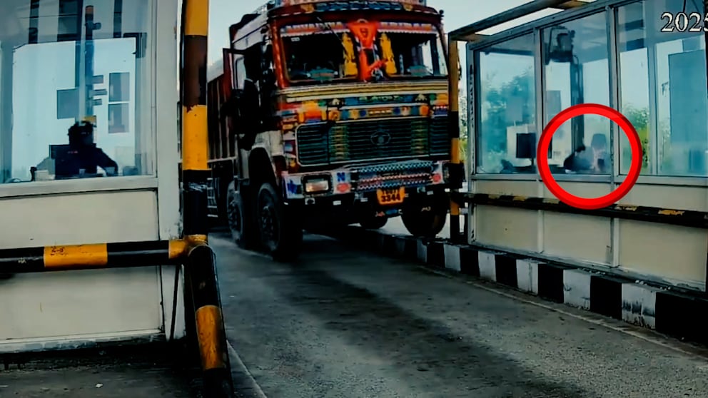 Lkw rast ungebremst in Mautstation und zerstört alles