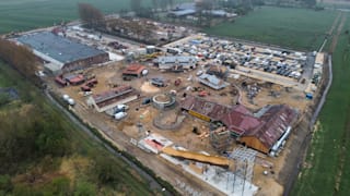 Karls Erdbeerhof Loxstedt: Erlebnis-Dorf lockt Besucher mit XXL-Klo