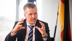 Kanzleramtschef Frei im BILD-Interview: Grundsicherung? Wer arbeiten kann, muss arbeiten