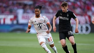Lukas Ullrich (20, r.) im Duell mit Bayern-Star Michael Olise (23, l.)