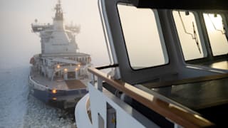 Ostsee: Kreuzfahrtschiff „Hanseatic Spirit“ im Eis gefangen