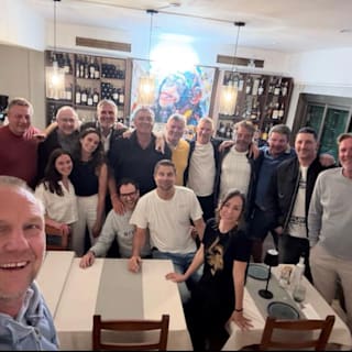 1369 Länderspiele auf einem Foto: Handball-Legenden feiern auf Malle