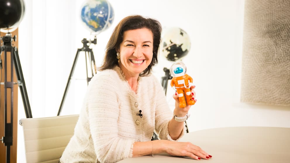 Dorothee Bär: Schicken wir bald Deutsche auf den Mond?