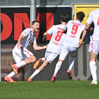Nach Signal-Sieg in Paderborn: 1. FC Köln zu 85 Prozent aufgestiegen!