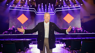 Roland Kaiser überrascht bei Tourstart mit neuer Giga-Bühne