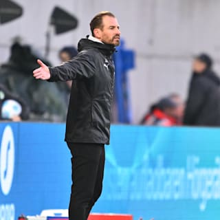 Greuther Fürth: Trotz Absturz: Fürth hält an Siewert fest