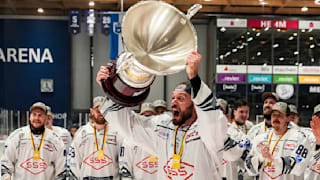 Eishockey: Tränen-Unterschrift von Dresdens Aufstiegs-Held