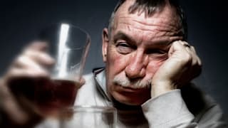 Alkoholsucht: Anzeichen, Behandlung und Folgen