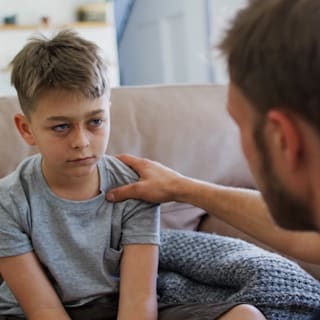 Stress, Druck, Selbstschutz: Die bittere Wahrheit über Kinderlügen