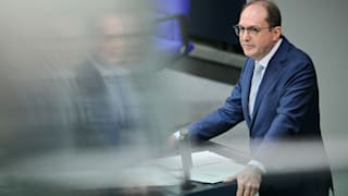 Knallharte Dobrindt-Ansage: „Haft oder Heimflug“
