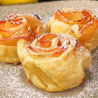 Schön und lecker: Apfel-Rosen-Küchlein