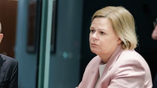 Bitter für die SPD: Asyl-Zoff: Geheimer Faeser-Vermerk gibt Merz recht!