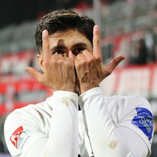 Auch der BVB war dran: Zweitliga-Juwel unterschreibt bei Bundesligist!