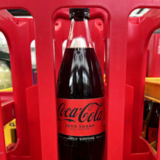 Aspartam als Zuckerersatz: Kann ich von Cola-Zero Krebs bekommen?